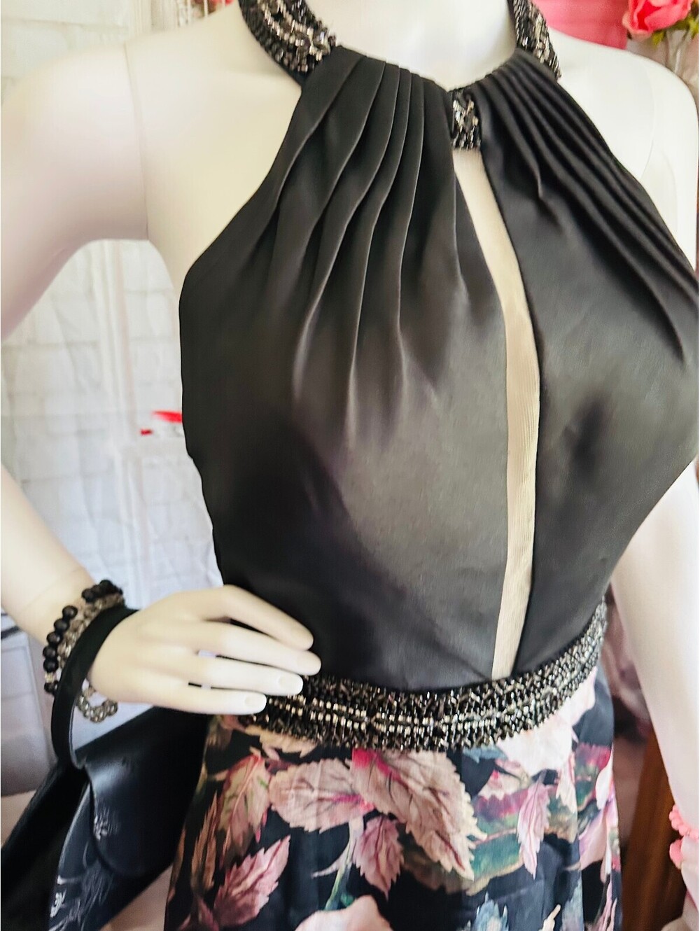 Chic Floral A-Line Party Dress in Black and Pink - Picture 7 of 14